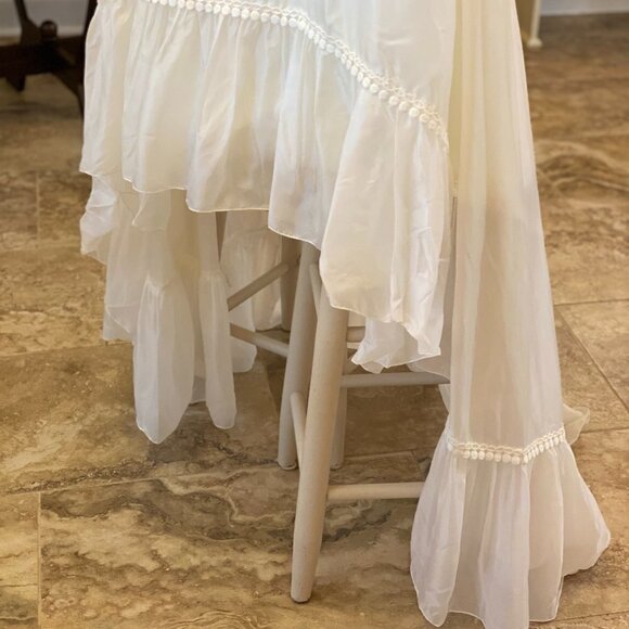 Vintage Wedding Gown and Veil purchased new in 1974. Now valued $1280 - Picture 16 of 17